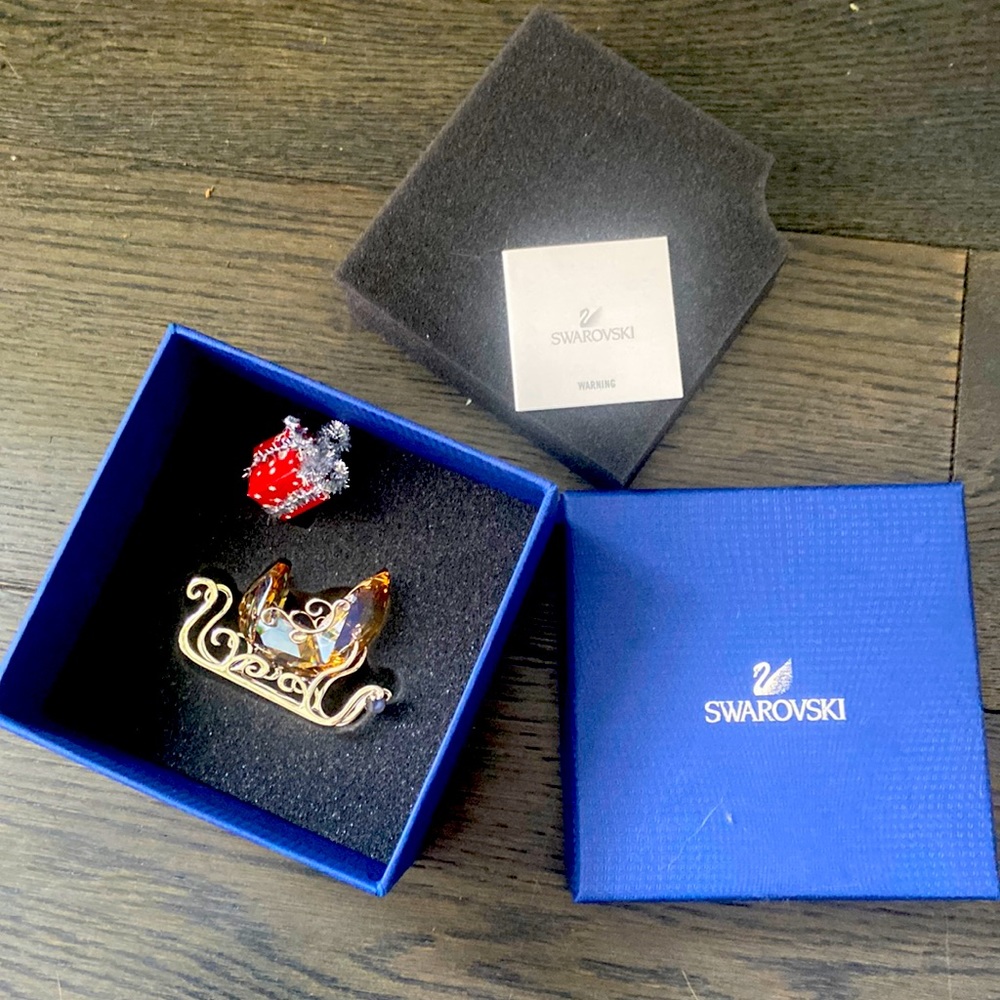 Swarovski Crystal Sleigh with Present in Original Box